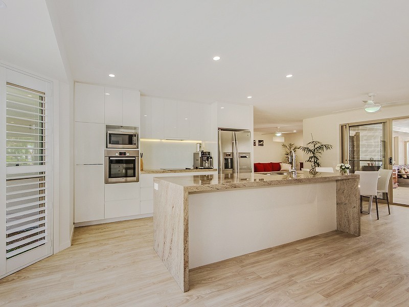 42 Manly Drive, Robina QLD 4226