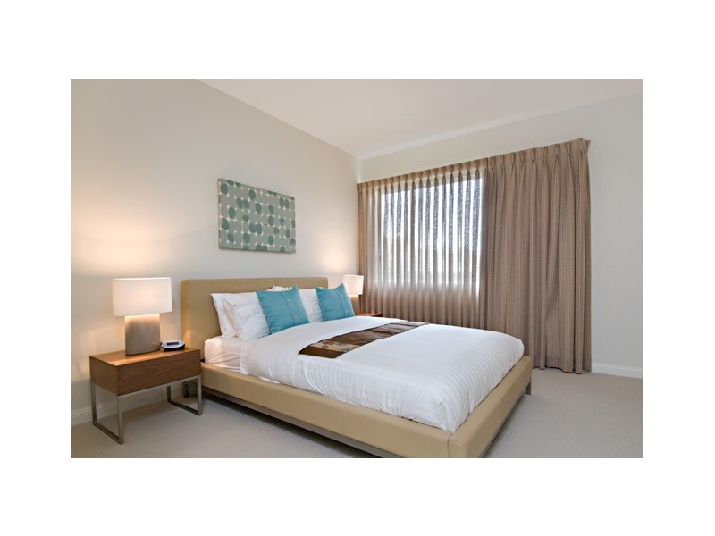 4 ‘Lifestyle on Gordon’ 27-29 Gordon Street, Labrador QLD 4215