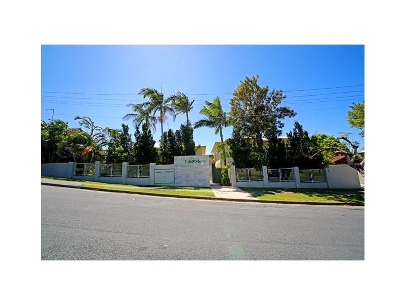 4 ‘Lifestyle on Gordon’ 27-29 Gordon Street, Labrador QLD 4215