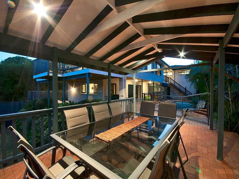 1 Cleland Crescent, Broadbeach Waters QLD 4218