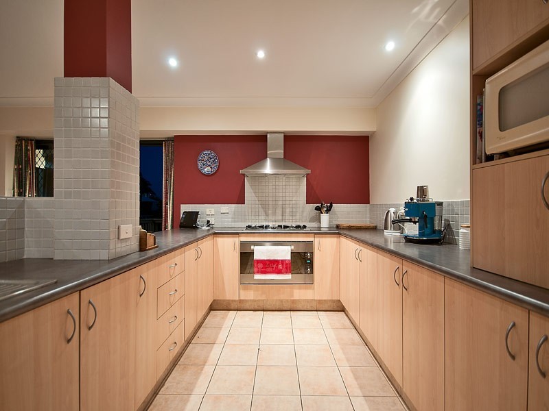 1 Cleland Crescent, Broadbeach Waters QLD 4218