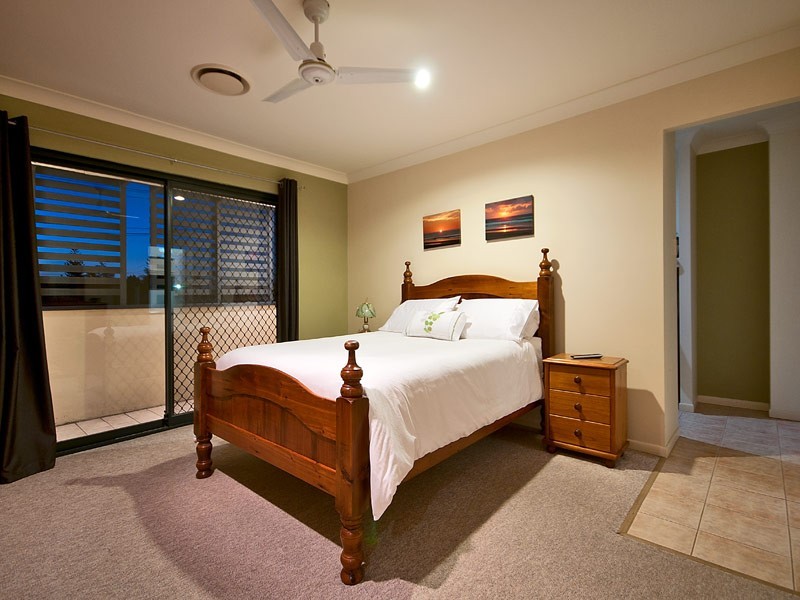 1 Cleland Crescent, Broadbeach Waters QLD 4218