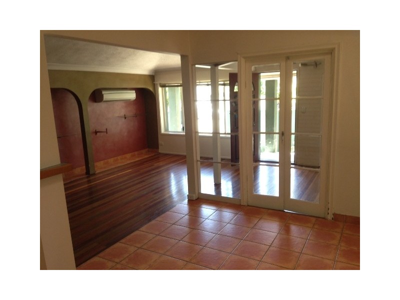 1/54 Walton Street, Southport QLD 4215