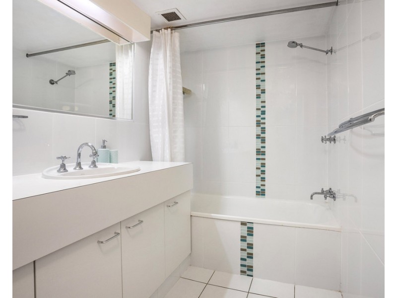 13/121 Surf Parade ‘Capricornia’, Broadbeach QLD 4218