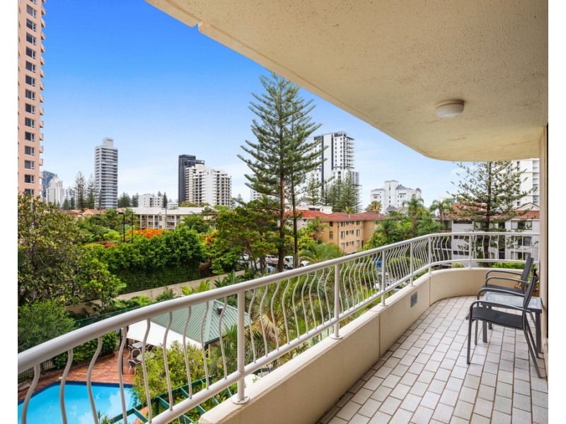 13/121 Surf Parade ‘Capricornia’, Broadbeach QLD 4218