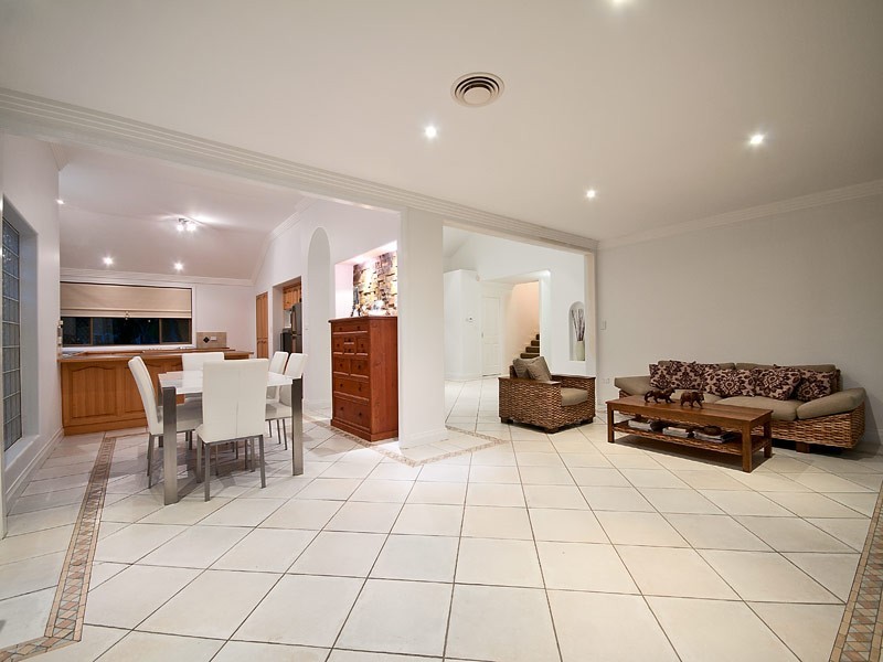 12 Neptune Court, Paradise Waters QLD 4217