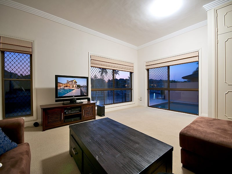 12 Neptune Court, Paradise Waters QLD 4217