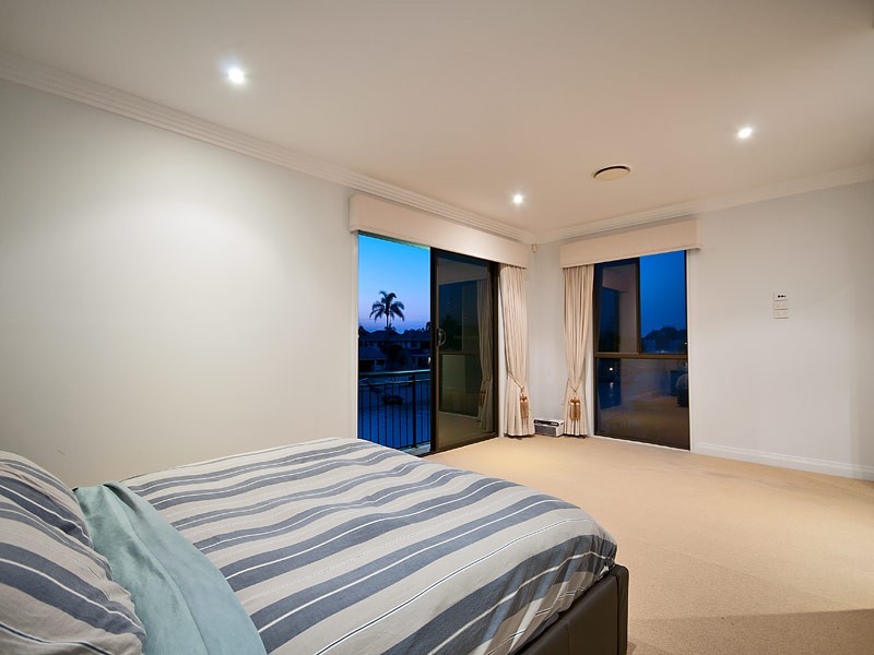 12 Neptune Court, Paradise Waters QLD 4217