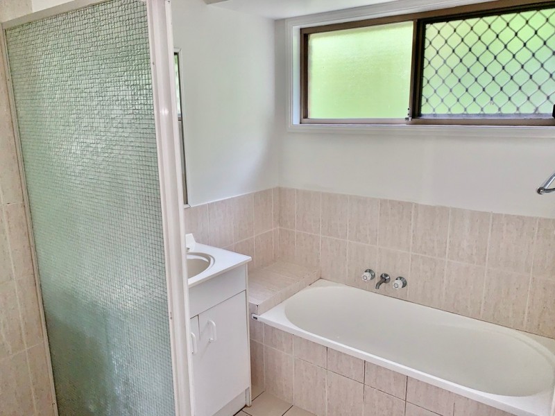 1/34-36 Golden palms Drive, Ashmore QLD 4214