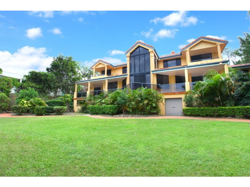 32 Ben Lexcen Place, Robina QLD 4226