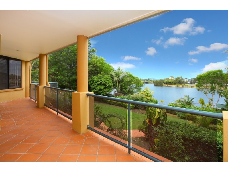 32 Ben Lexcen Place, Robina QLD 4226