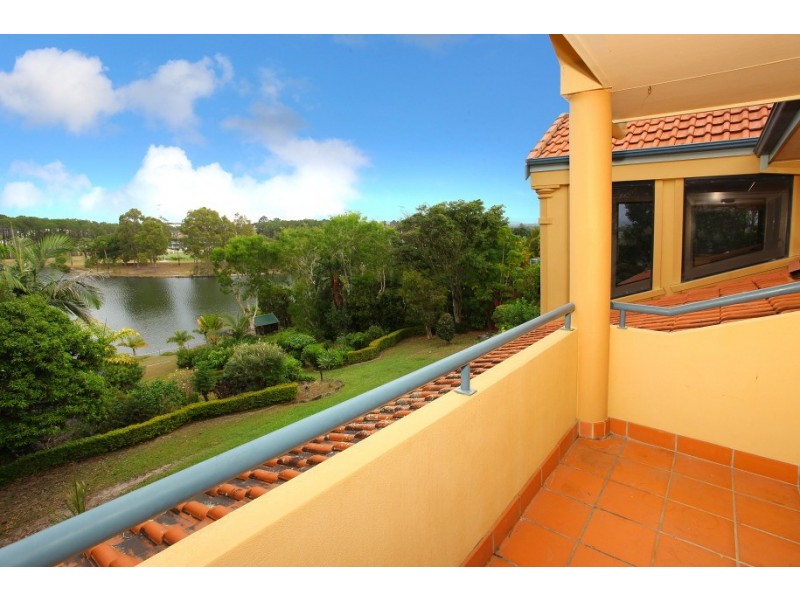 32 Ben Lexcen Place, Robina QLD 4226