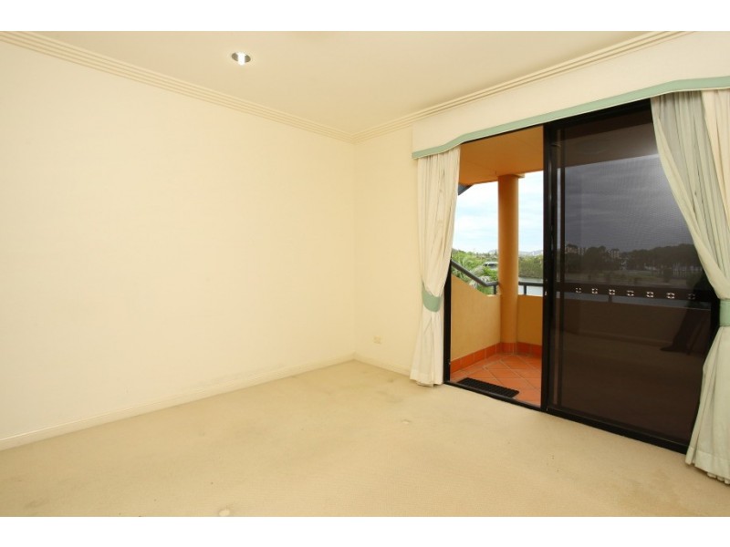 32 Ben Lexcen Place, Robina QLD 4226