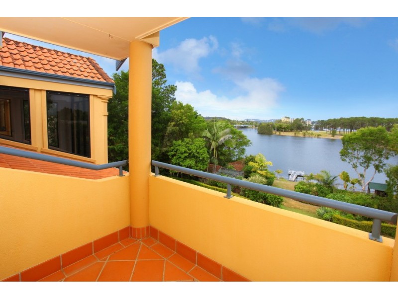 32 Ben Lexcen Place, Robina QLD 4226