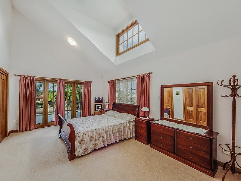 89 Campbell Street, Sorrento QLD 4217