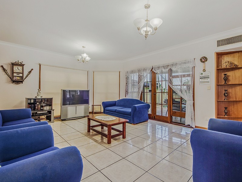 89 Campbell Street, Sorrento QLD 4217