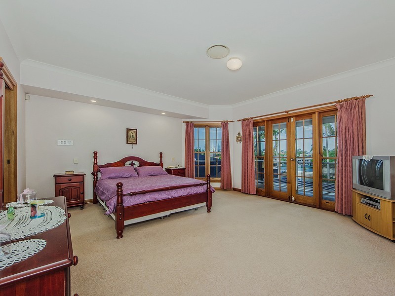89 Campbell Street, Sorrento QLD 4217