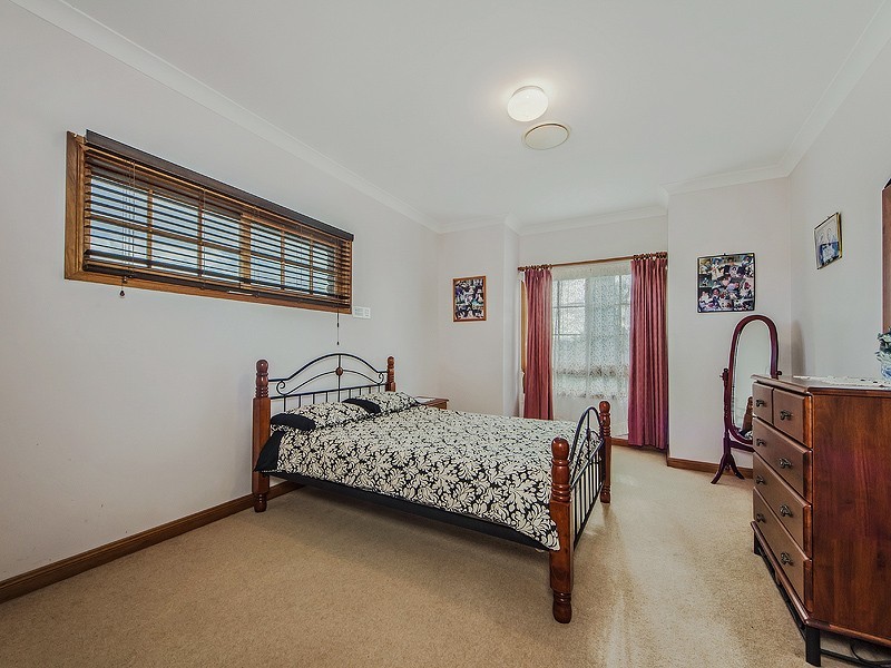 89 Campbell Street, Sorrento QLD 4217