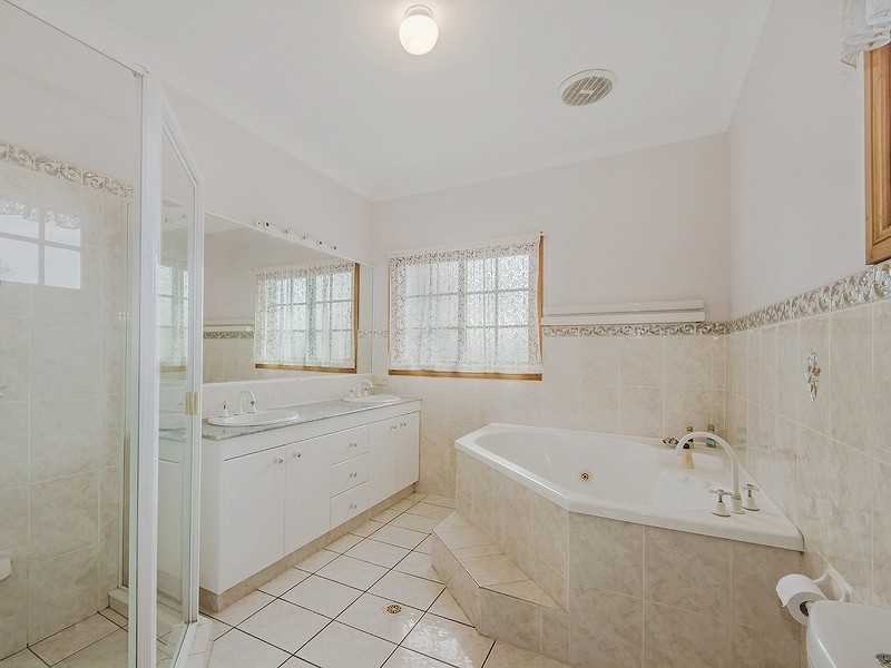 89 Campbell Street, Sorrento QLD 4217