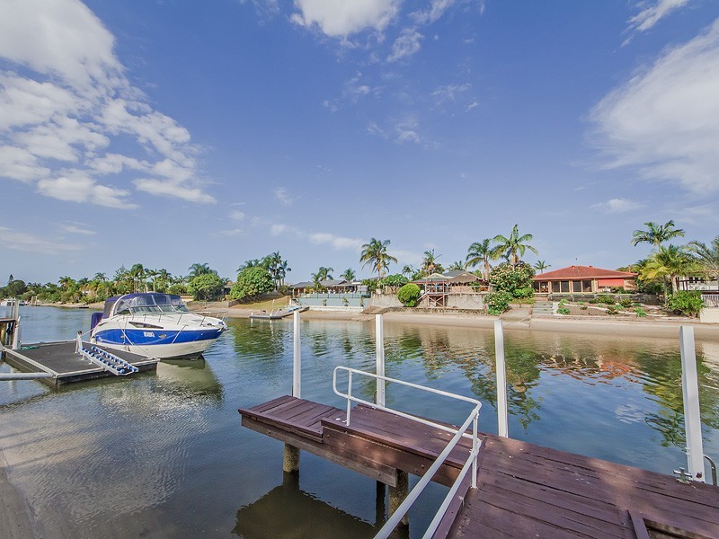 89 Campbell Street, Sorrento QLD 4217