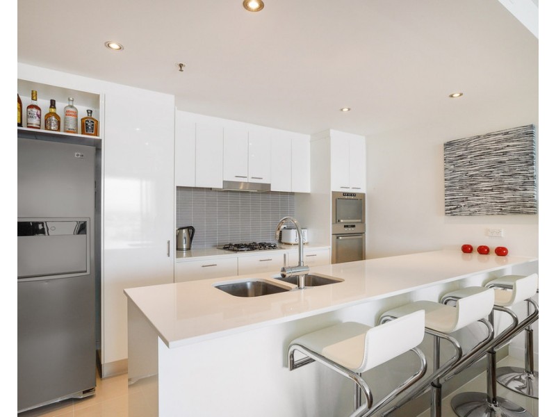 1707/33 T.E.Peters Drive ‘Freshwater Point’, Broadbeach Waters QLD 4218