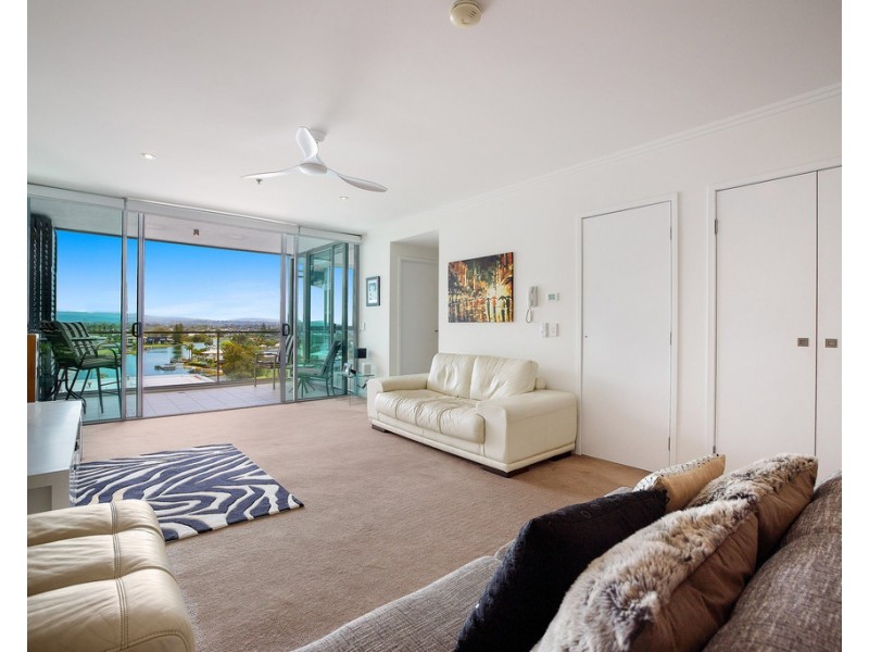 1707/33 T.E.Peters Drive ‘Freshwater Point’, Broadbeach Waters QLD 4218