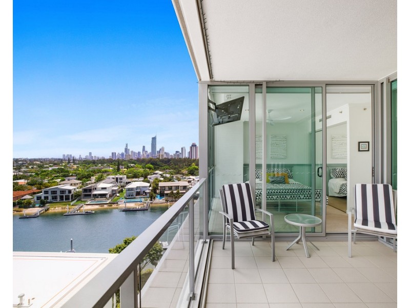 1707/33 T.E.Peters Drive ‘Freshwater Point’, Broadbeach Waters QLD 4218
