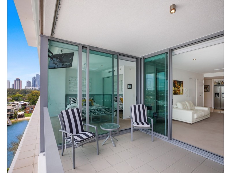 1707/33 T.E.Peters Drive ‘Freshwater Point’, Broadbeach Waters QLD 4218