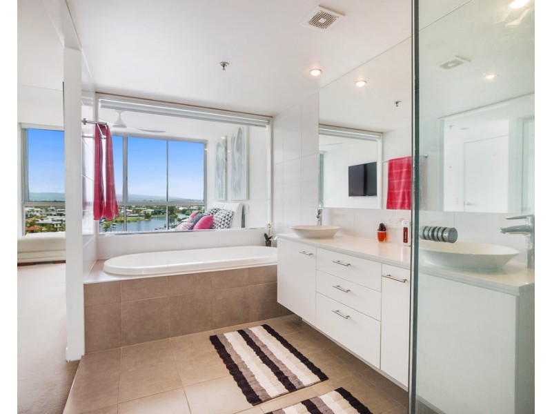 1707/33 T.E.Peters Drive ‘Freshwater Point’, Broadbeach Waters QLD 4218