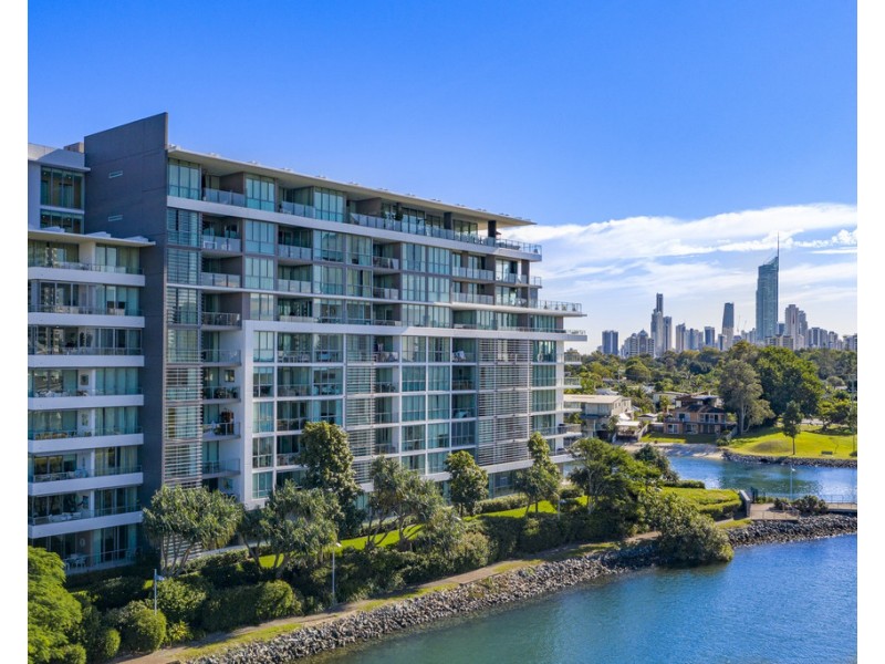 1707/33 T.E.Peters Drive ‘Freshwater Point’, Broadbeach Waters QLD 4218
