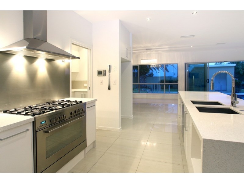 1038 Lakeview Terrace, Royal Pines, Benowa QLD 4217