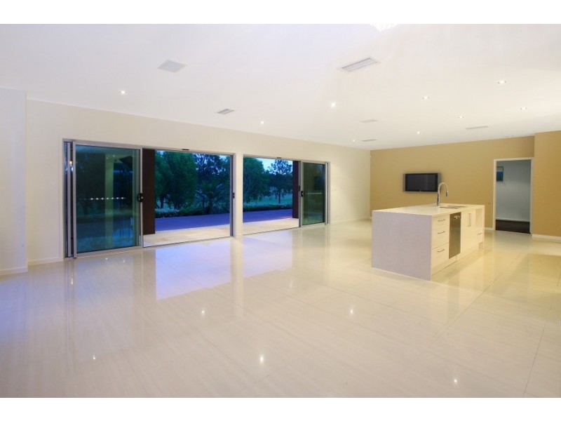 1038 Lakeview Terrace, Royal Pines, Benowa QLD 4217