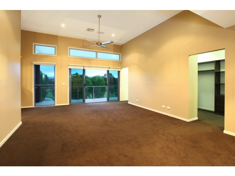 1038 Lakeview Terrace, Royal Pines, Benowa QLD 4217