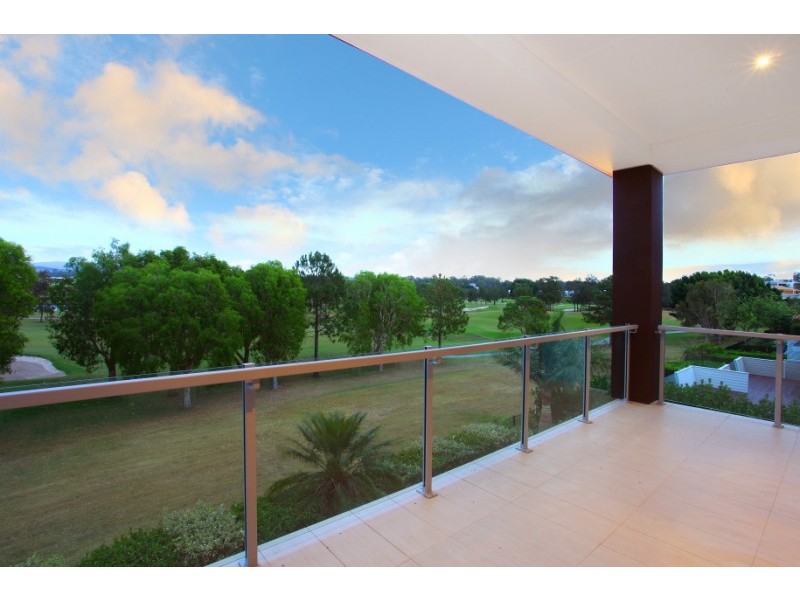 1038 Lakeview Terrace, Royal Pines, Benowa QLD 4217