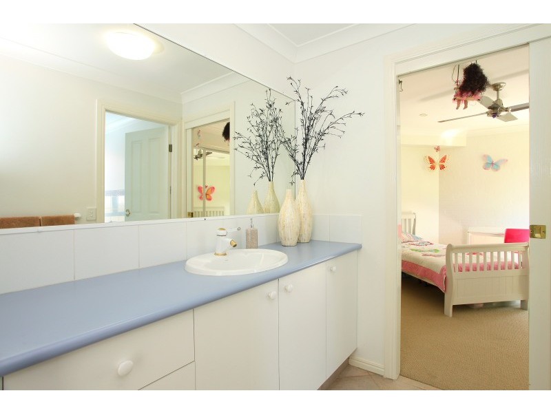 293 Rio Vista Blvd, Mermaid Waters QLD 4218