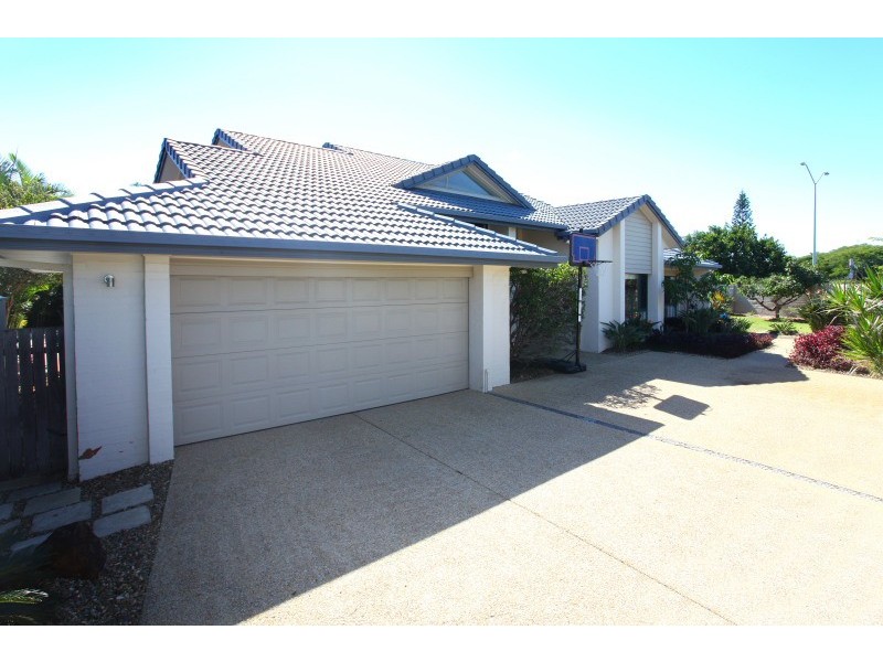 293 Rio Vista Blvd, Mermaid Waters QLD 4218