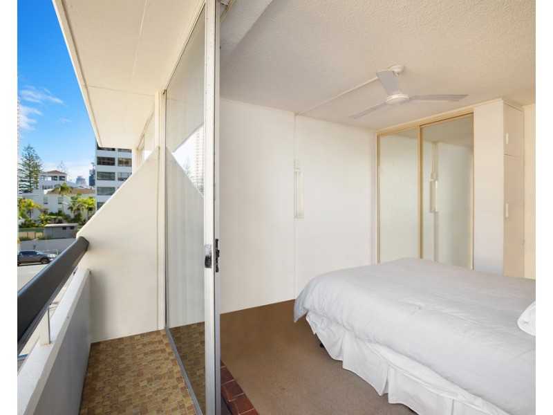 301/2 Queensland Avenue ‘Hi Ho’, Broadbeach QLD 4218