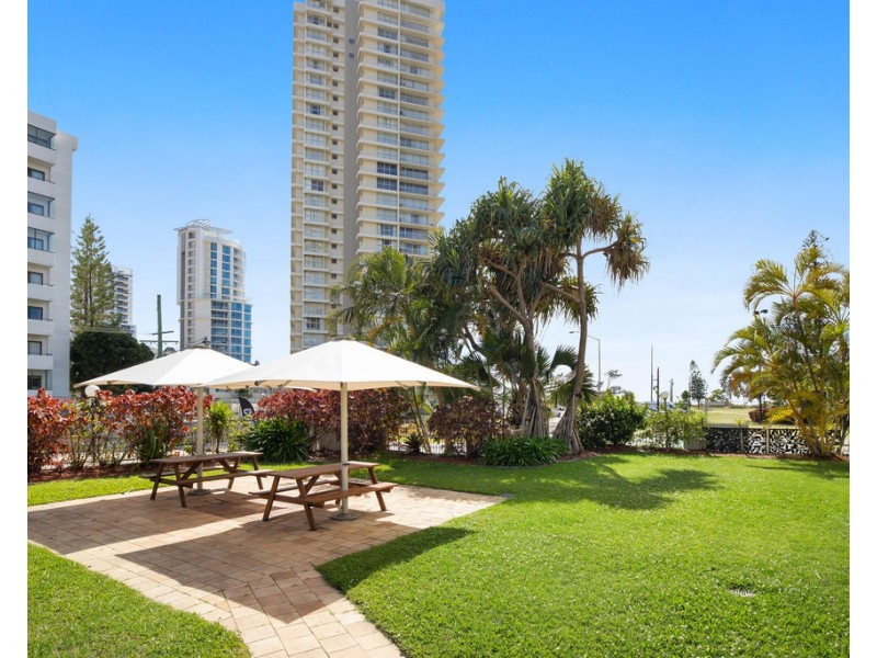 301/2 Queensland Avenue ‘Hi Ho’, Broadbeach QLD 4218