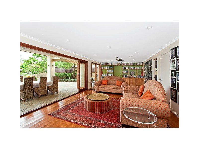 3 Village Low Road, Benowa Waters QLD 4217