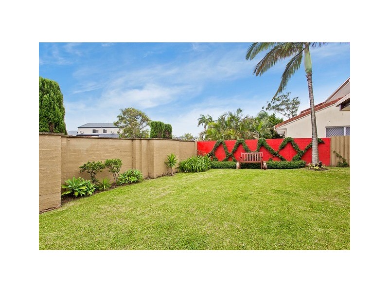 3 Village Low Road, Benowa Waters QLD 4217