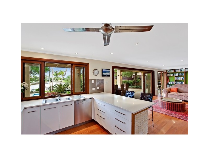 3 Village Low Road, Benowa Waters QLD 4217