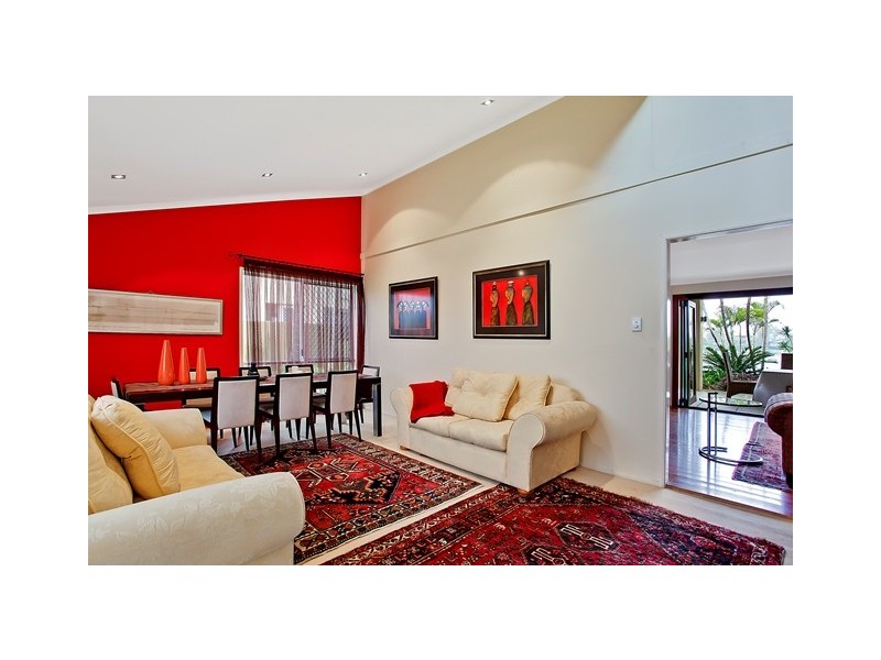 3 Village Low Road, Benowa Waters QLD 4217