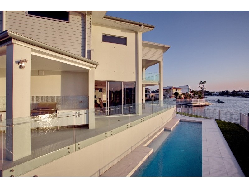 16 Carmel Court, Broadbeach Waters QLD 4218