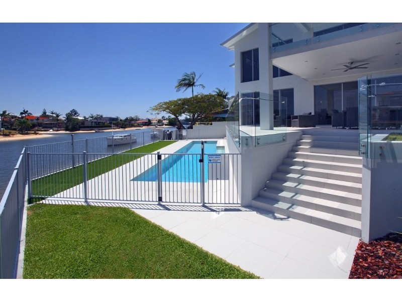 16 Carmel Court, Broadbeach Waters QLD 4218