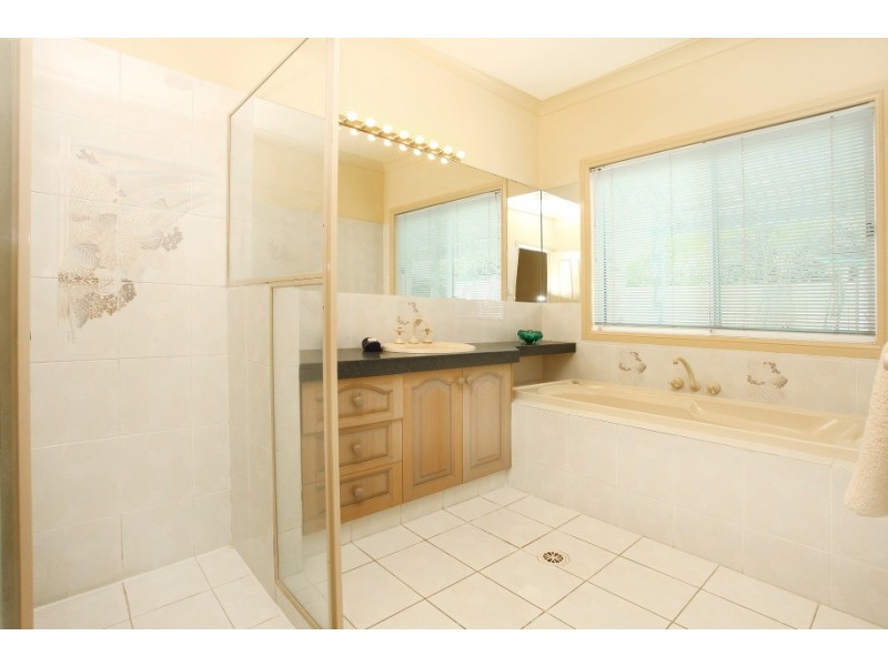 12 Bentleigh Court, Robina QLD 4226