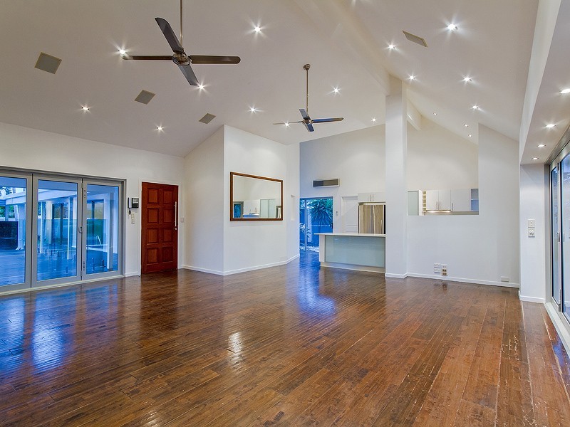 3 Moomba Court, Sorrento QLD 4217