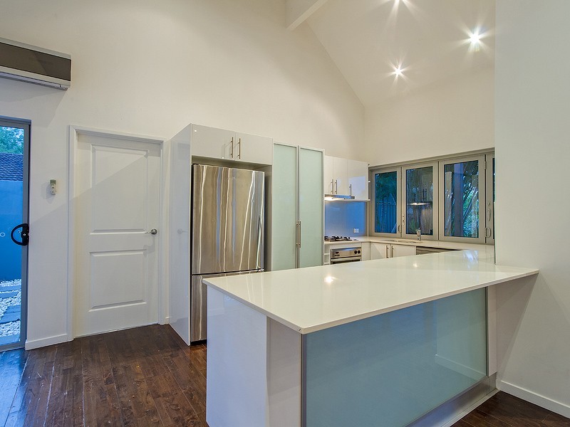 3 Moomba Court, Sorrento QLD 4217