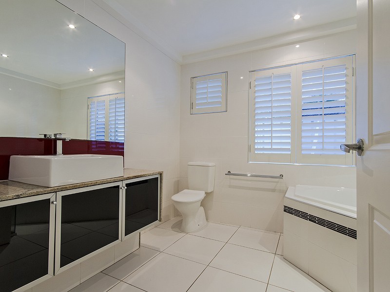 3 Moomba Court, Sorrento QLD 4217