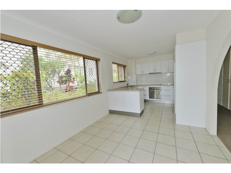 1/12 Rosewood Avenue, Broadbeach QLD 4218