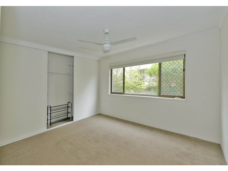 1/12 Rosewood Avenue, Broadbeach QLD 4218